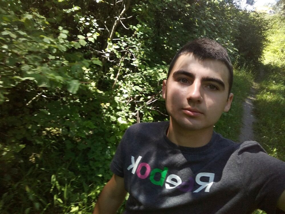  12001835  Zhenya, 29 ,    