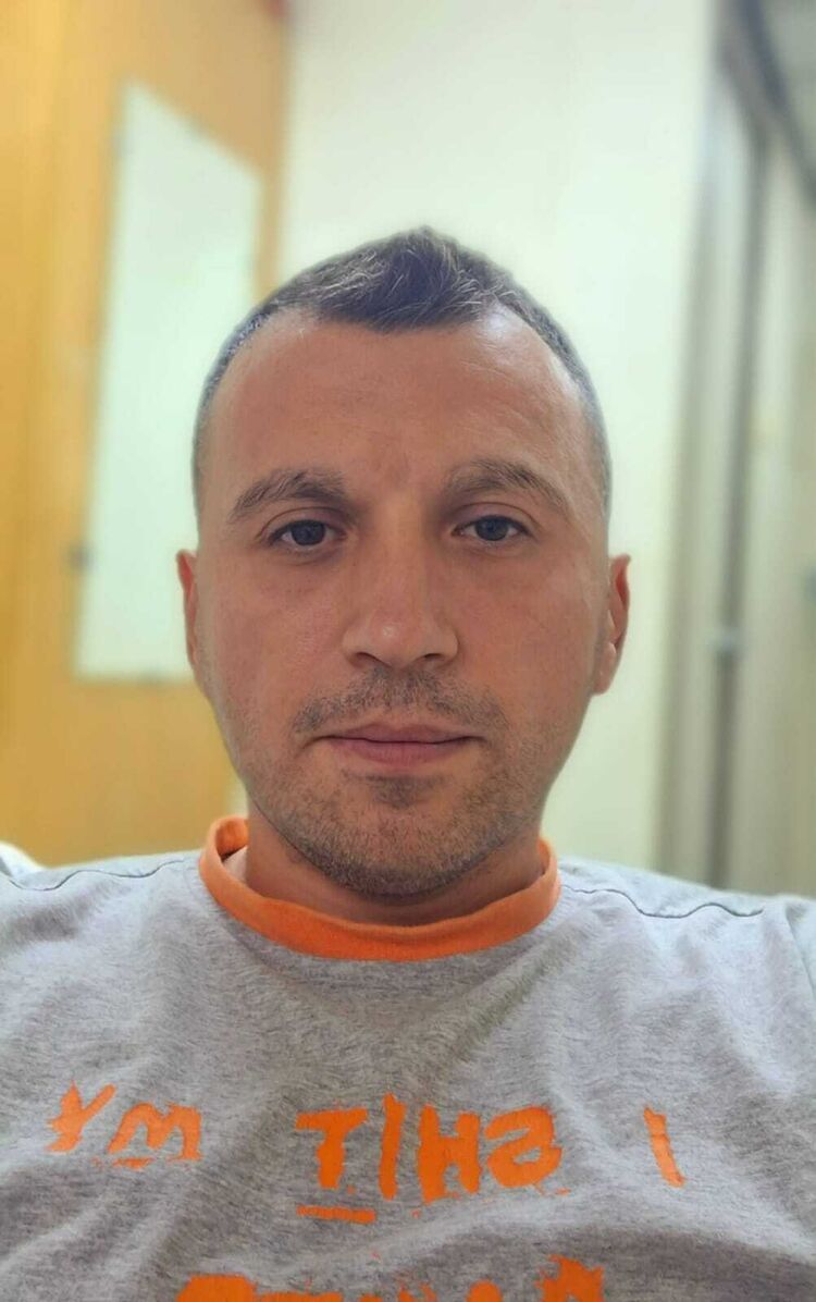 49019785  Burak, 38 ,    