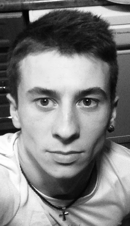  52119295  Peter, 31 ,    