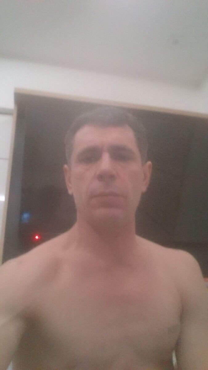  21454645  Valerii, 49 ,    