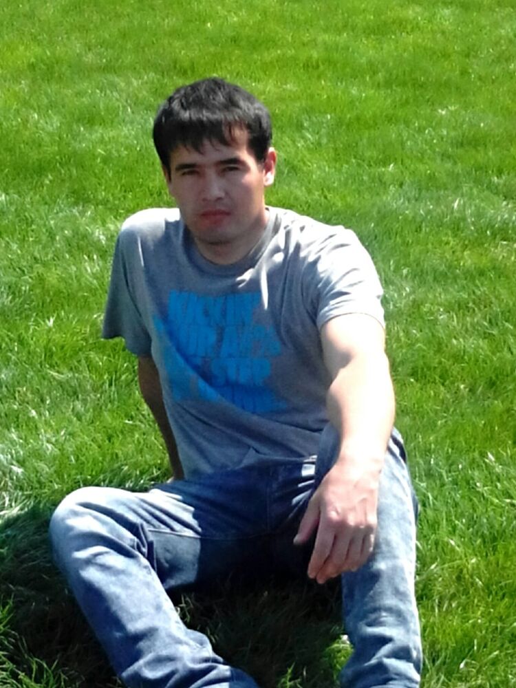  4378965  Farhat, 40 ,    
