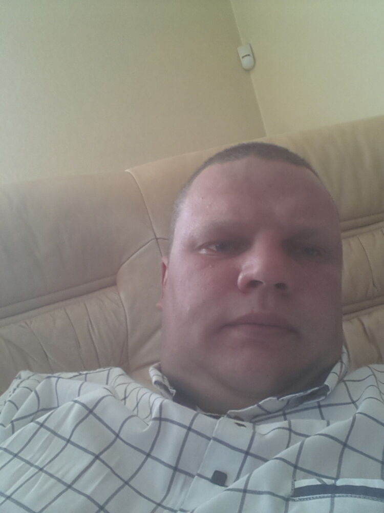  12410285  Oleg, 46 ,    