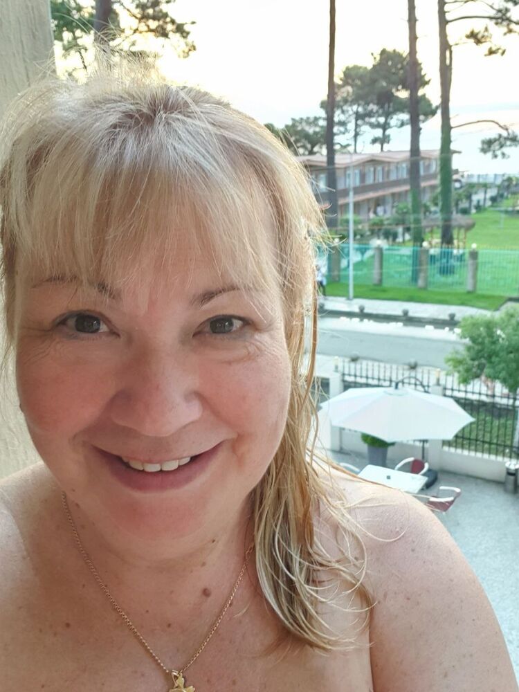  Hollywood,   Nataliia, 60 ,   ,   