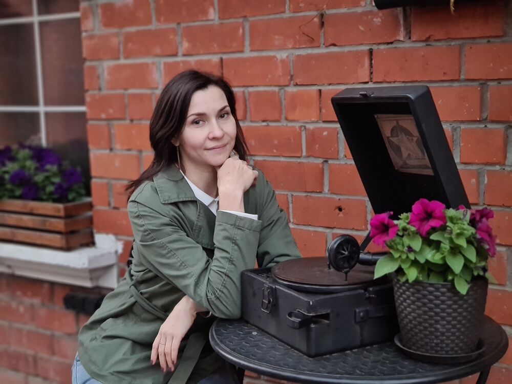  ,   Anna, 46 ,   c 