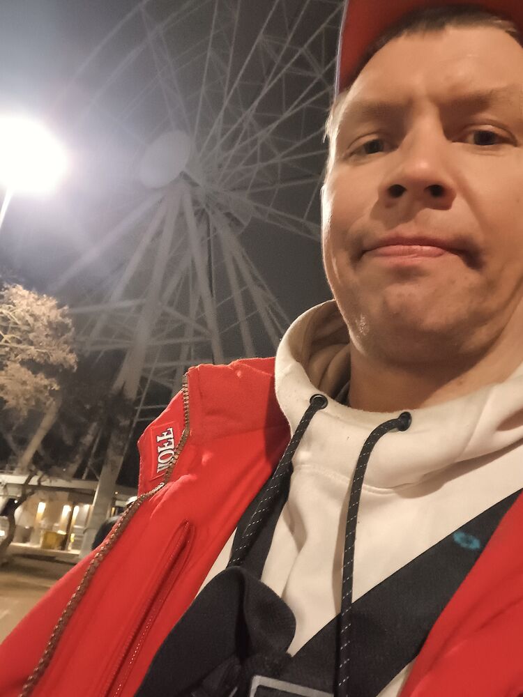  48707795  Aleksej, 40 ,    