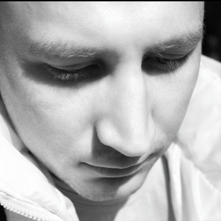  27056015  Alexandr, 36 ,    