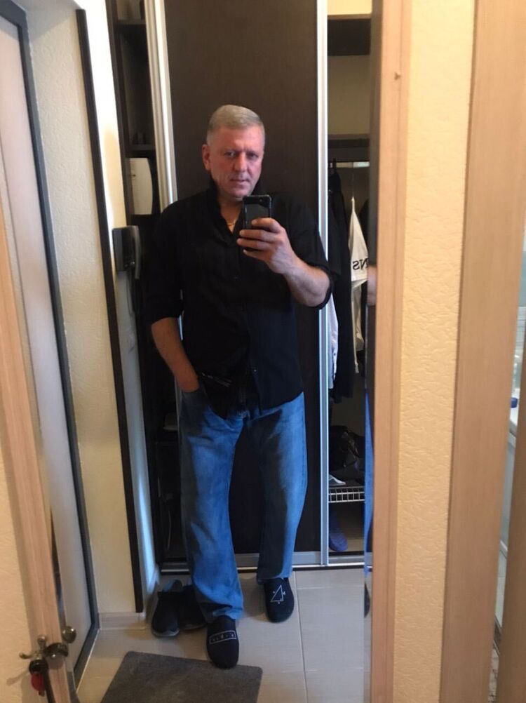  45040555  Foks, 49 ,    