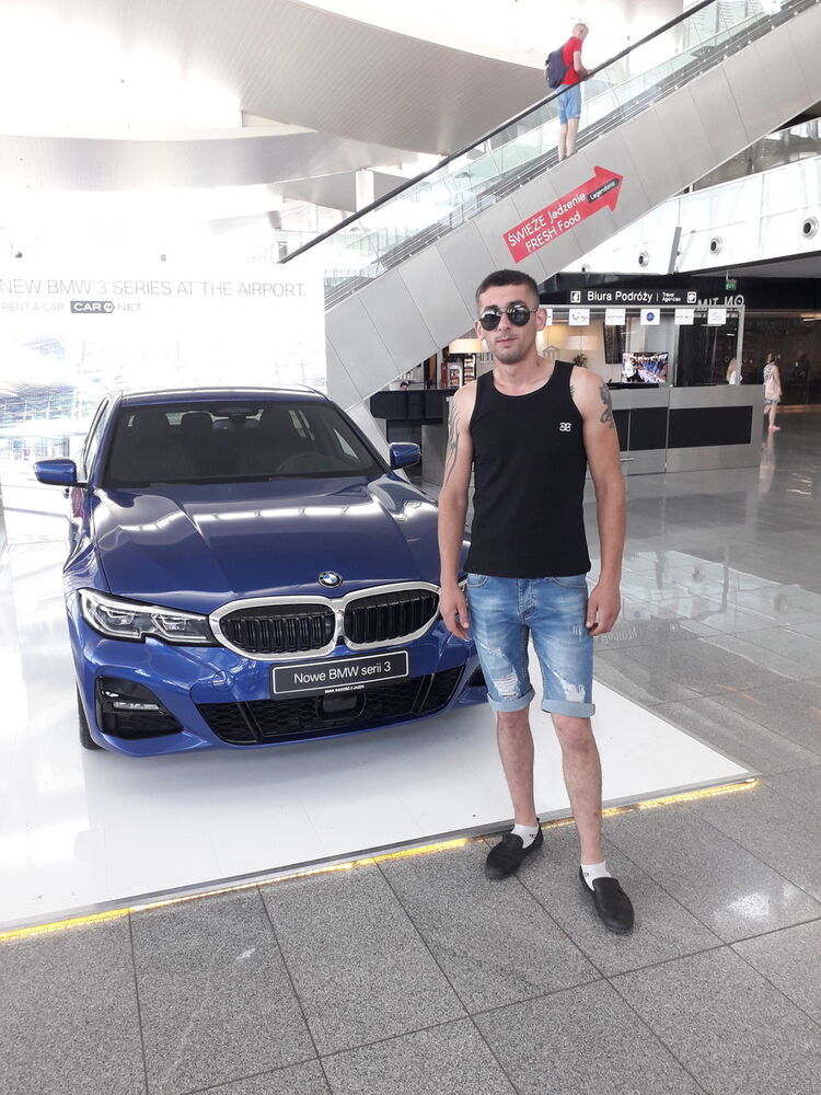  18247185  Valeri, 32 ,    