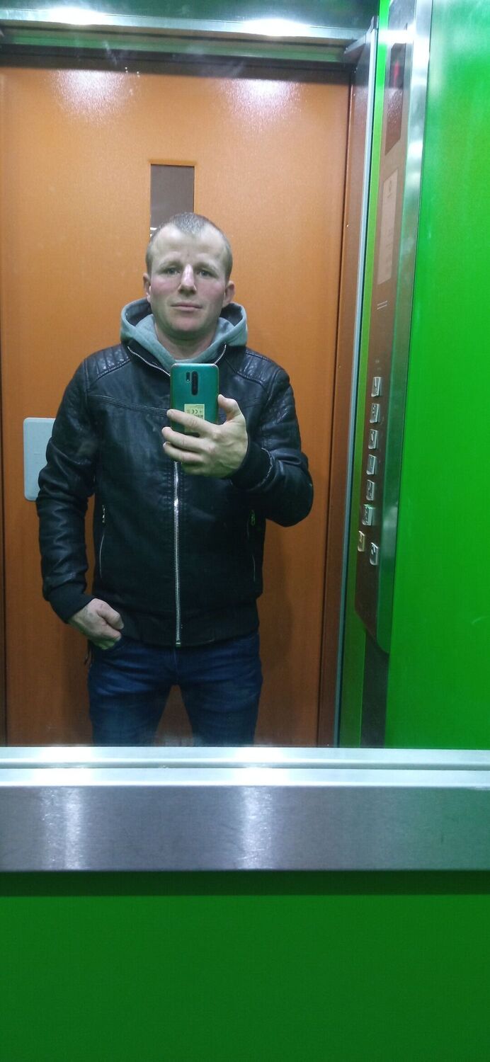  24218655  , 30 ,    Praha