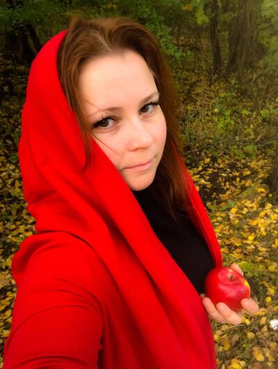 ,   Helga, 30 ,  