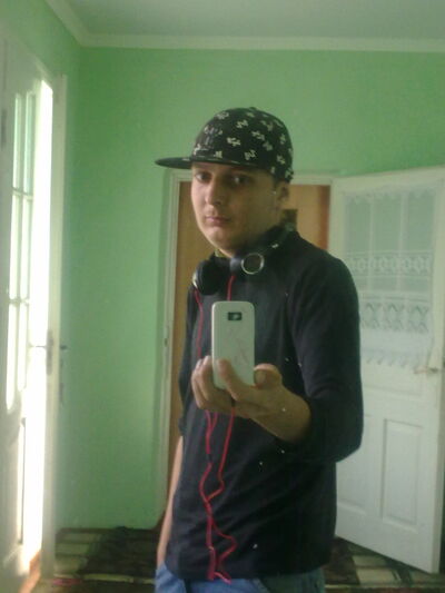  ,   VITALIK, 32 ,   ,   , c 