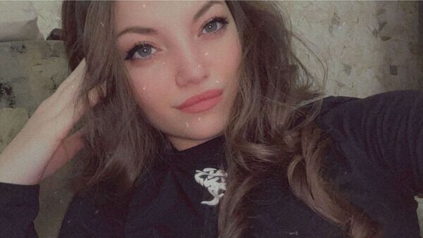  ,   Sasha, 20 ,   ,   