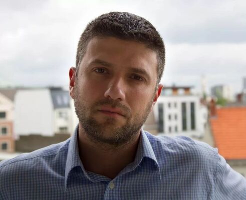  ,   Zhenya, 35 ,   ,   