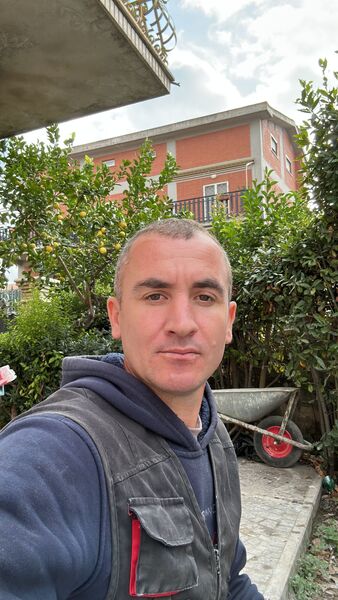  ,   Artur, 41 ,   ,   