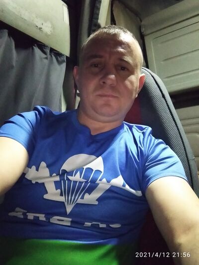 ,   Zhenek, 40 ,   ,   