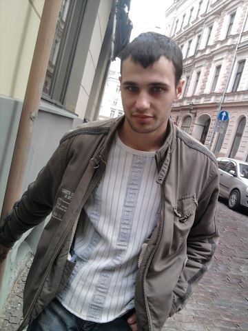  8937865  Andrei, 38 ,    