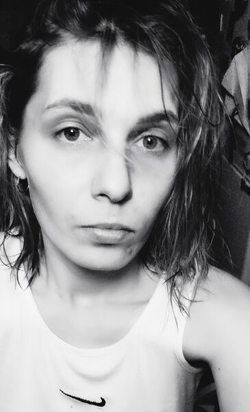  ,   Alexandra, 33 ,  