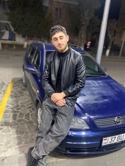  ,   Armen, 22 ,   ,   