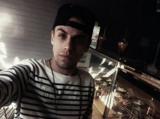  ,   Maksim Dream, 28 ,   ,   , c 