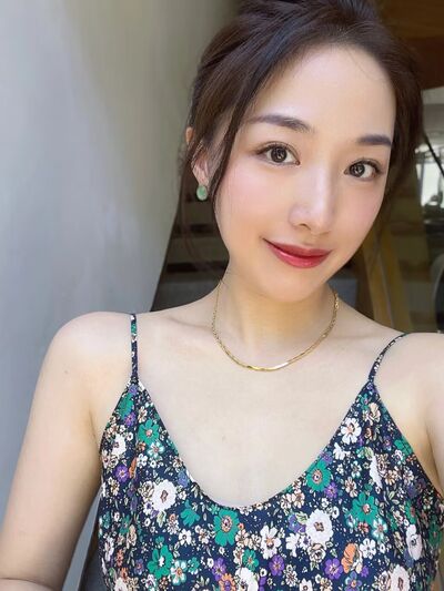  ,   Najka, 32 ,   ,   