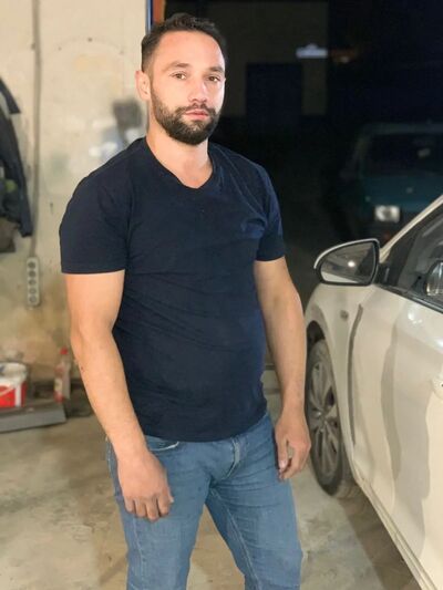  ,   Yalcin, 32 ,   ,   