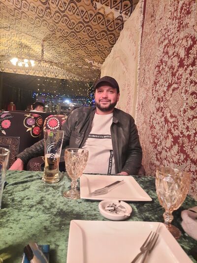  ,   Ali, 44 ,   ,   