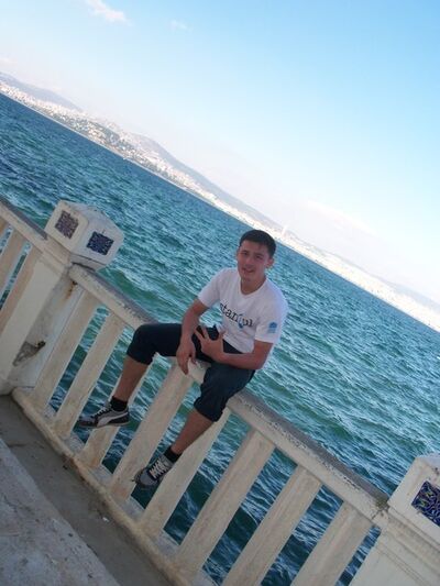  ,   Adiko, 34 ,  