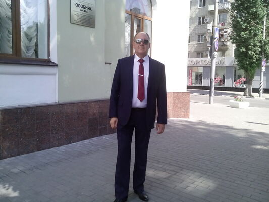  ,   Mikle, 62 ,   