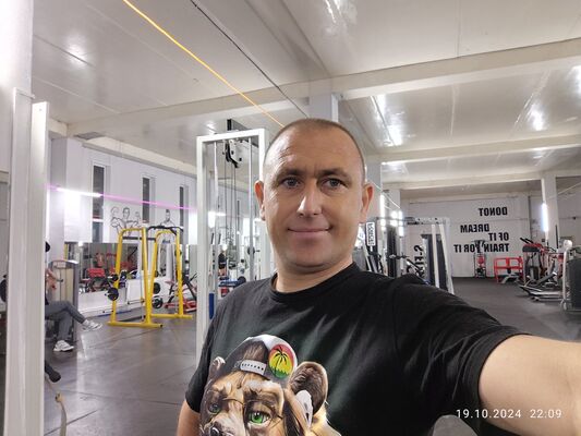 ,   Leonid, 43 ,   ,   , c , 