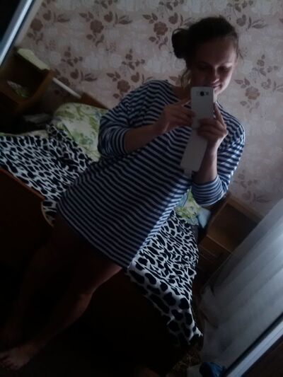  ,   Anyuta, 30 ,  