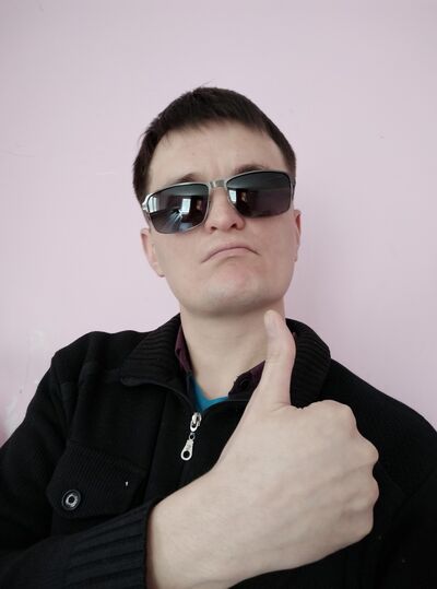 ,   Lari, 37 ,  
