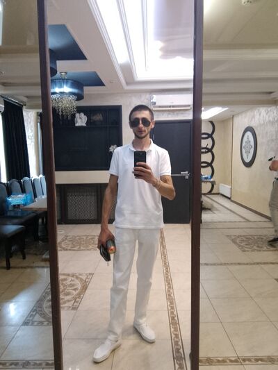  ,   Yaroslav, 33 ,   ,   , c , 