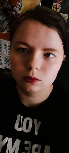  ,   Anna, 24 ,   