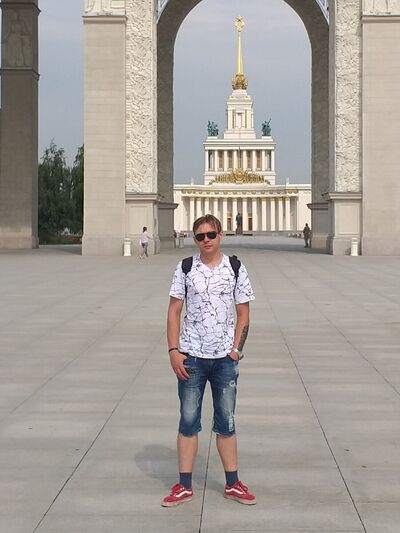  ,   Axel, 37 ,  