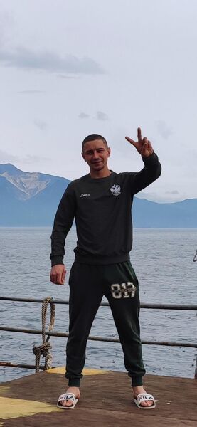  ,   Miki, 32 ,   c 