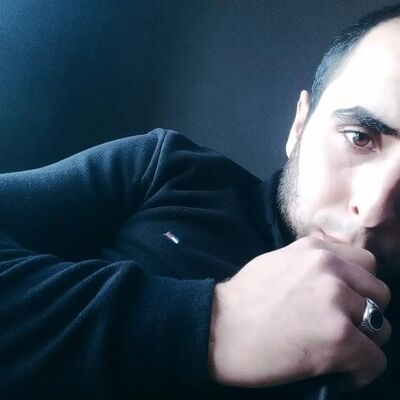  --,   Amir, 32 ,   ,   