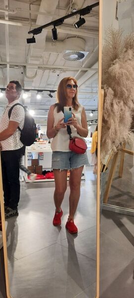  ,   Gulnara, 51 ,   c 