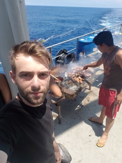  ,   Gura, 30 ,   ,   , c , 