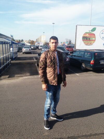  ,   Vasea, 31 ,  