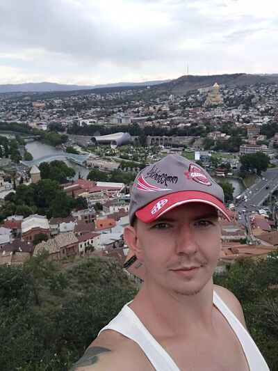  ,   Ola, 34 ,   
