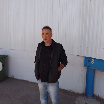  ,   Leon, 48 ,     , c 