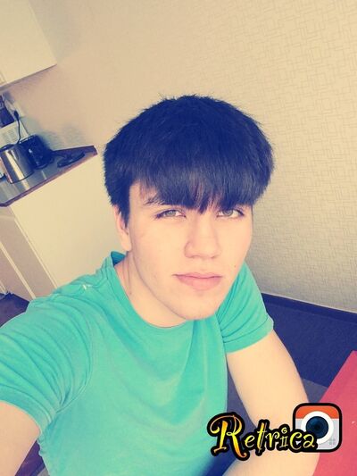  ,   Farik, 32 ,  