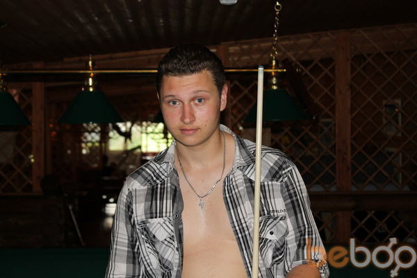  ,   Niki, 32 ,   