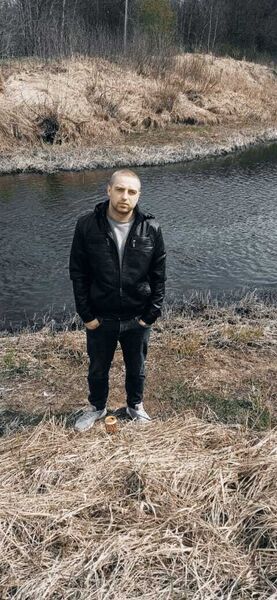 ,   Anton, 32 ,   ,   