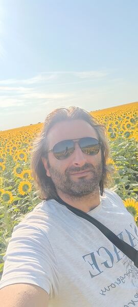  ,   Emir, 39 ,  