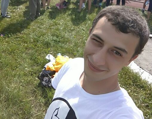  ,   Loki, 32 ,  