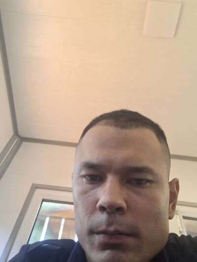  ,   Nizomiddin, 31 ,   ,   