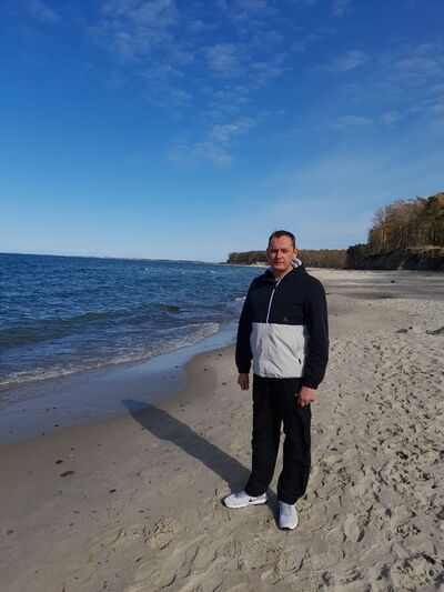  ,   Oleg, 49 ,   ,   