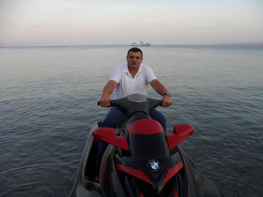  -,   Davit, 38 ,   ,   , c 