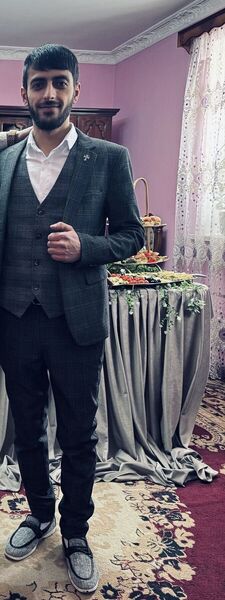  ,   Armen, 24 ,  